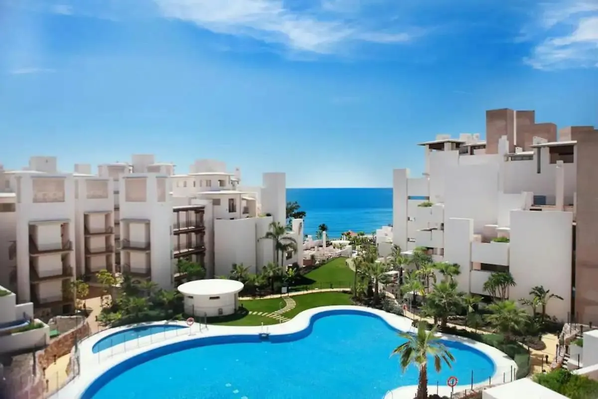 Bahia De La Plata Apartment 2- Luxury By The Sea Estepona