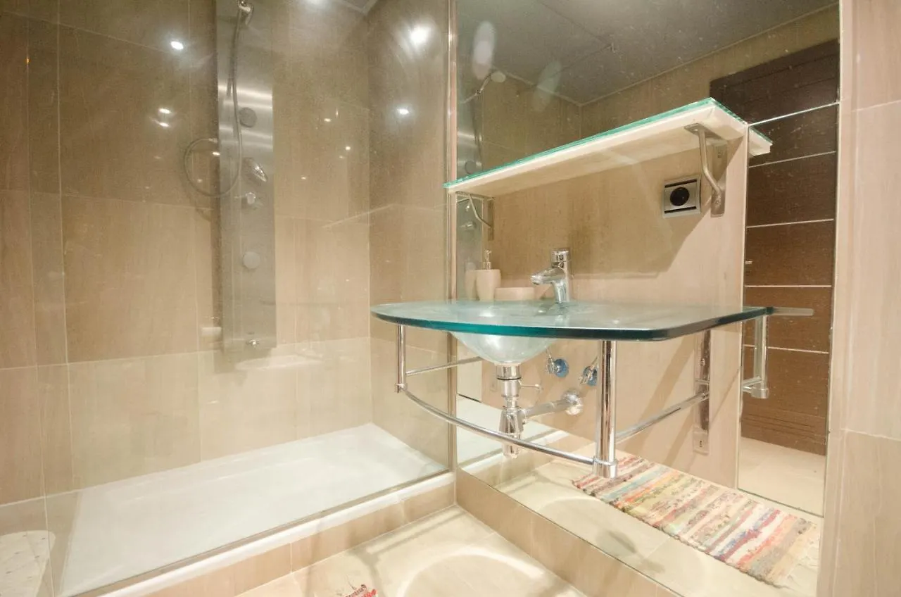 Bahia De La Plata Apartment 2- Luxury By The Sea Estepona 0*,  Spain
